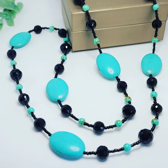 Turquoise Oval and Czech glass handcrafted necklace - Picture 4 of 4